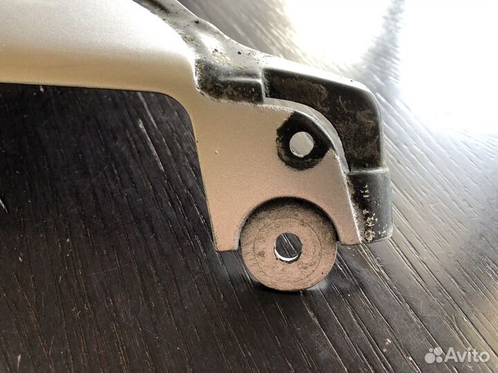 Плуг(правая сторона) на Suzuki gsx-r600 k6-k7