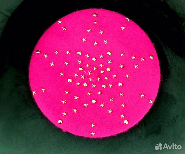 Берет с клёпками. Новый