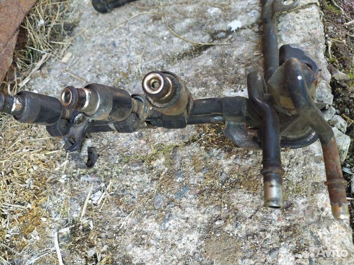 Инжекторы, топливная рампа Pontiac Bonneville от92