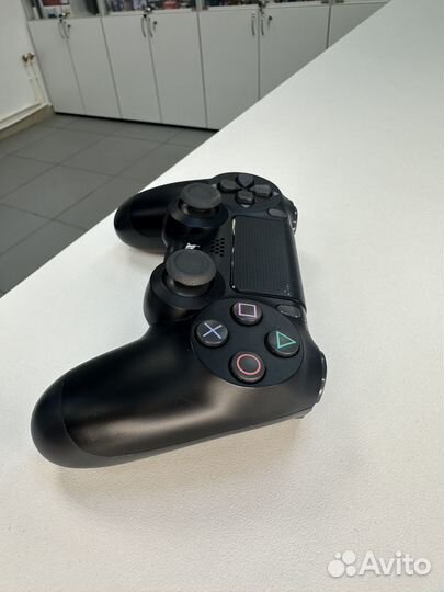 Геймпад dualshock 4 v2 - Как новый