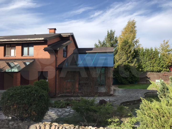 Коттедж 200 м² на участке 20 сот.