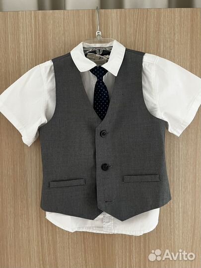 Костюм на мальчика 3-4 года новый