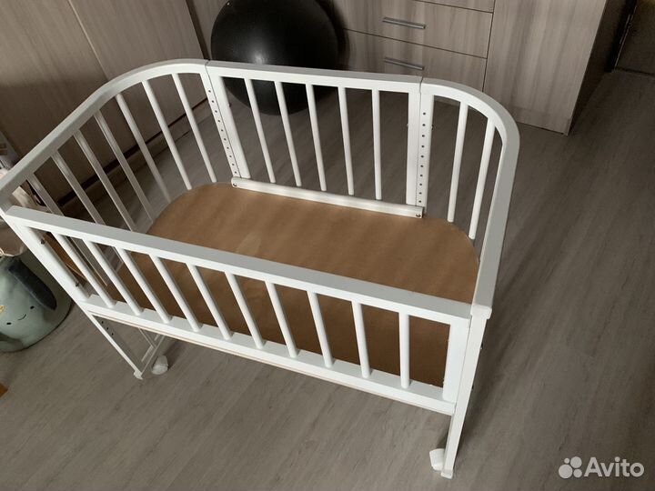 Приставная кроватка