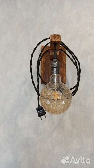 Бра из натурального дерева