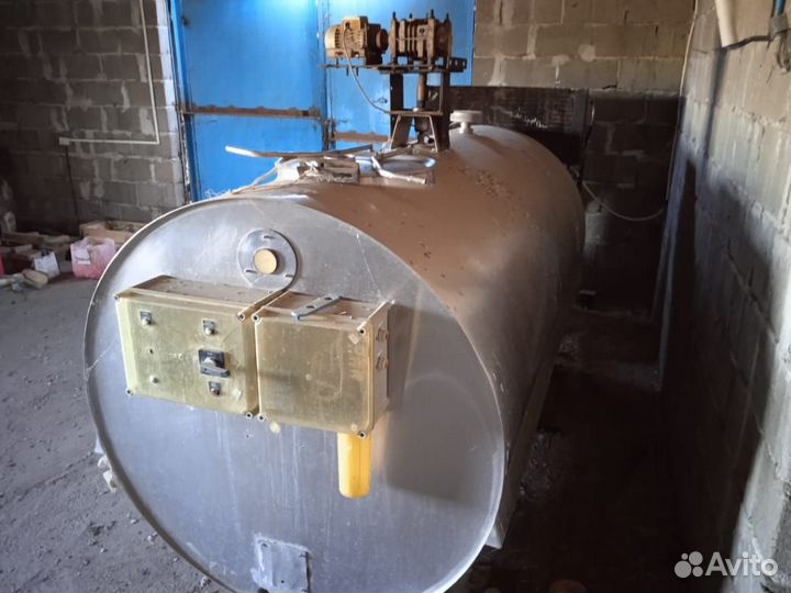 Охладитель молока 4000 литров