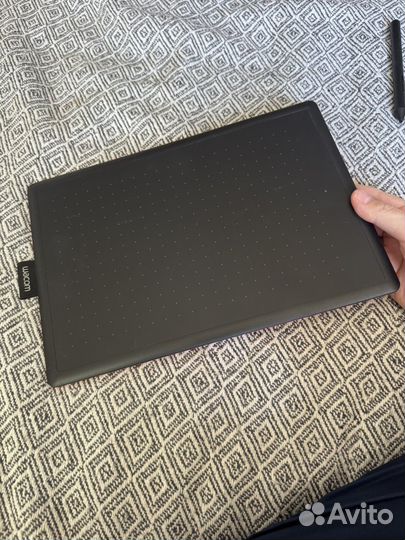 Планшет One by Wacom Medium