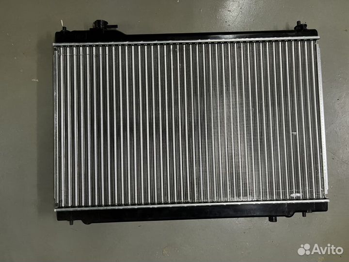 Радиатор двигателя Infiniti FX35 21460-CM80B