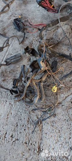 Проводка подкапотная на Volkswagen Passat B6