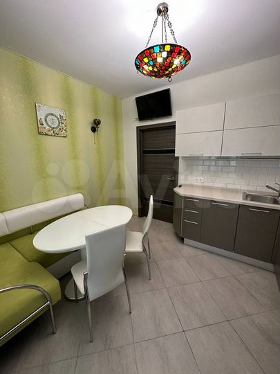 2-к. квартира, 71 м², 3/5 эт.