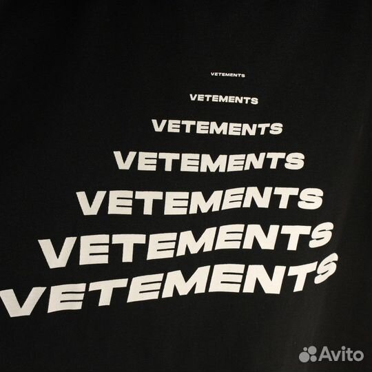 Футболка Vetements