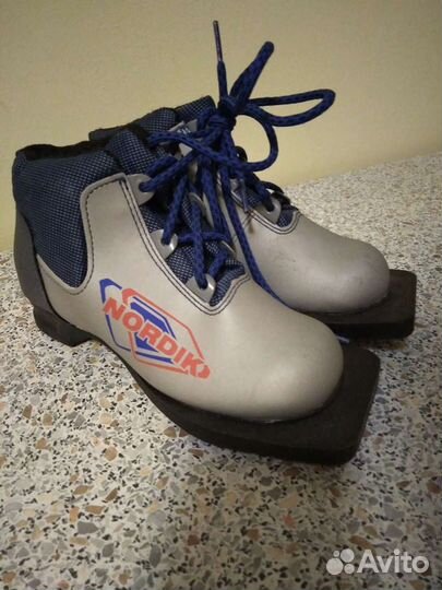 Лыжные ботинки 30р