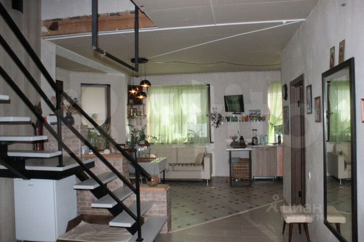 Коттедж 196 м² на участке 7,5 сот.