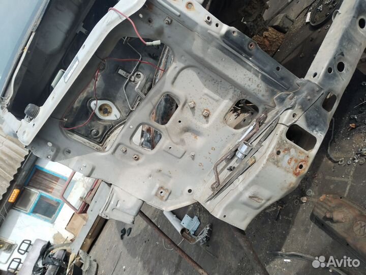 Телевизор хендай H200/starex 97-07г