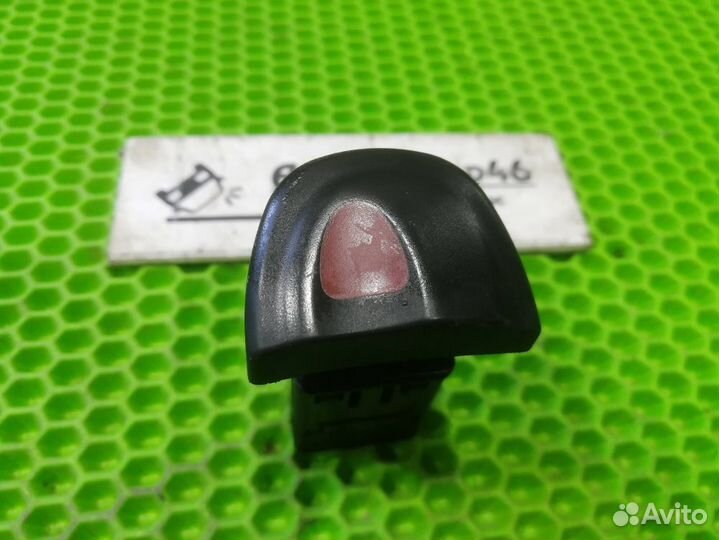 Кнопка аварийной сигнализации Renault Megane 1