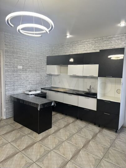 2-к. квартира, 58 м², 8/8 эт.
