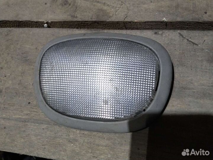 04685242 Плафон салонный dodge neon