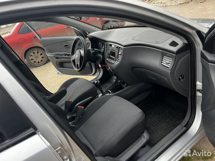 Kia Rio 1.4 AT, 2011, 260 000 км