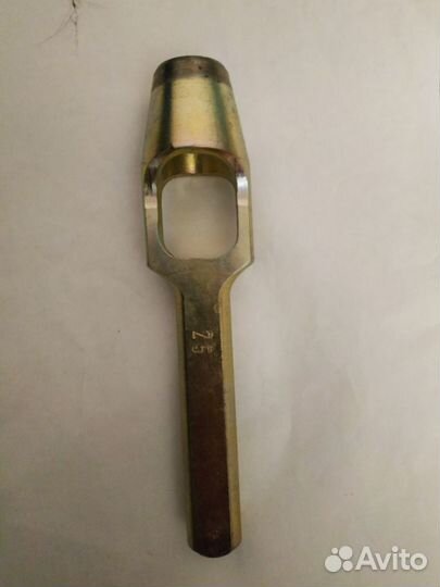 Прорезка для круглого люверса 25 мм