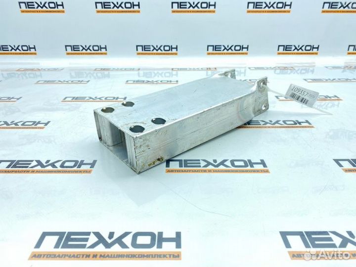 Кронштейн усилителя бампера передний правый