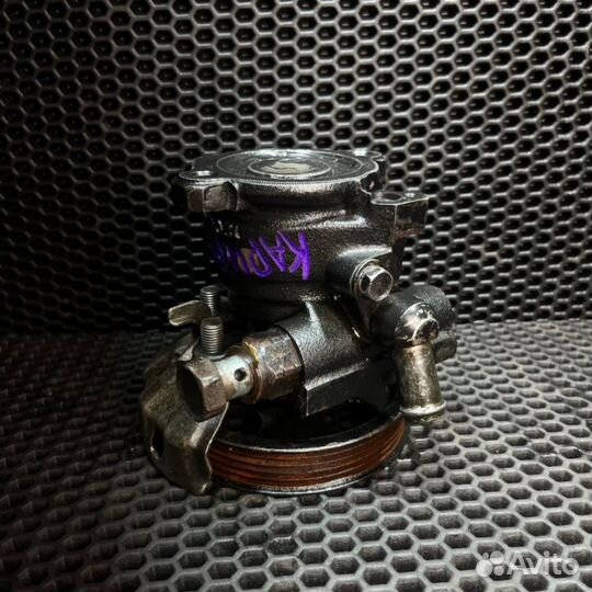 Насос гидроусилителя руля Toyota Carina 1995