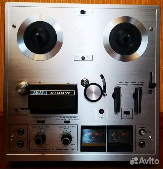 Катушечный магнитофон akai 1722W