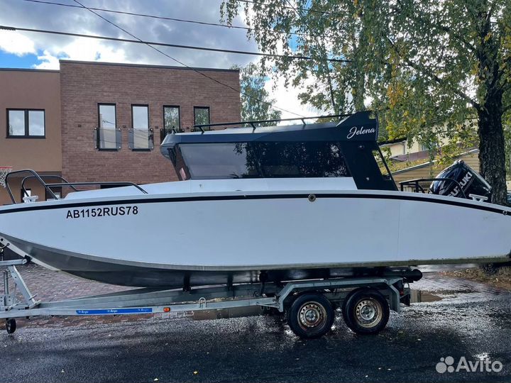 Катер Волжанка 67 Voyager 700 cabin