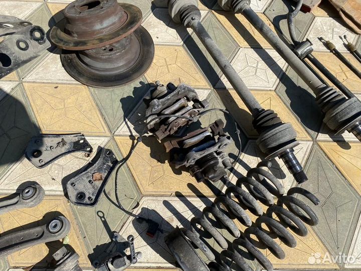 Задние тормозные суппорта на Mercedes W212