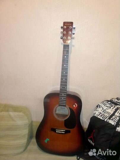 Акустическая гитара