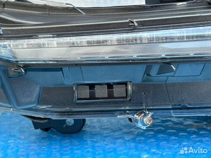 Фара светодиодная передняя правая Lexus Nx