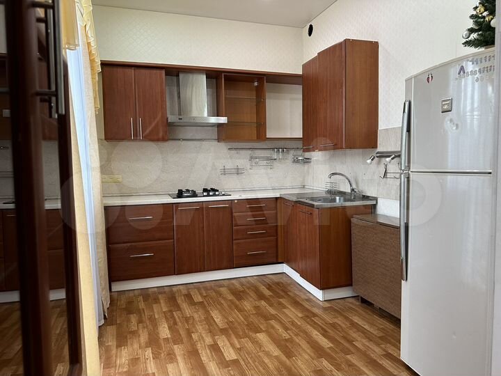 4-к. квартира, 110,1 м², 3/3 эт.