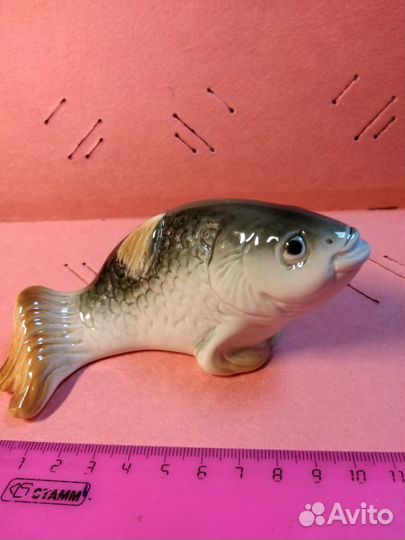 Статуэтки форфоровые Медведи и рыбы