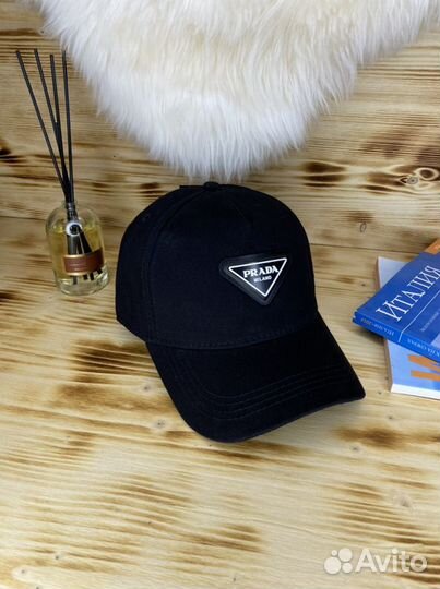 Бейсболка P R A D A