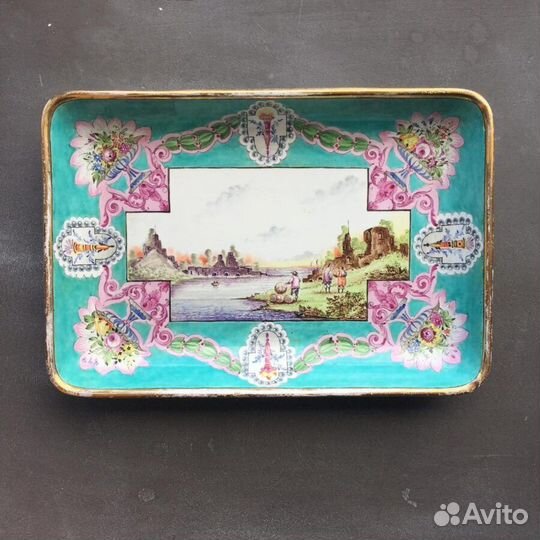 Фарфоровое блюдо антикварное