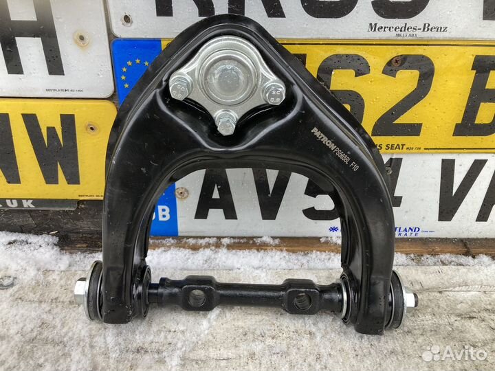 Рычаг передний верхний Mitsubishi Pajero, L200