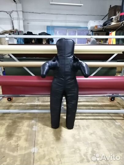 Тренажер-манекен для ударов