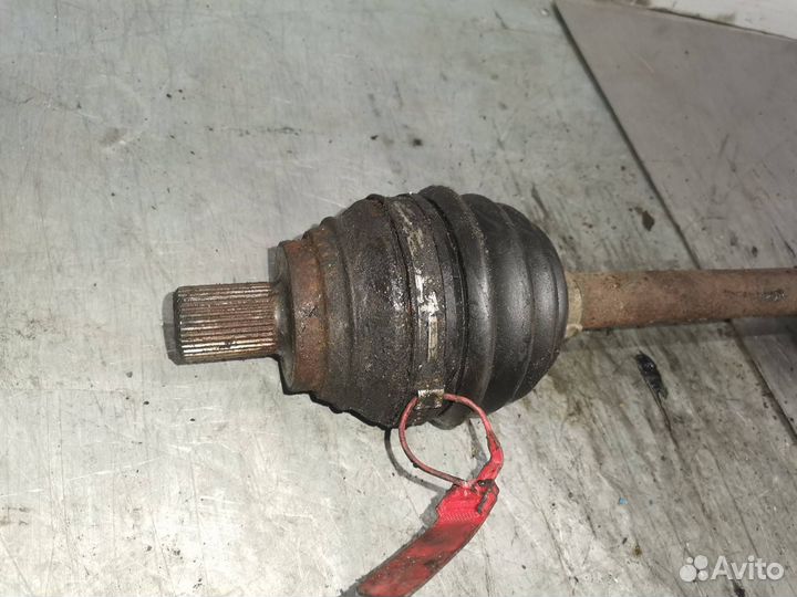 Полуось передняя левая Volkswagen Golf 5 2004