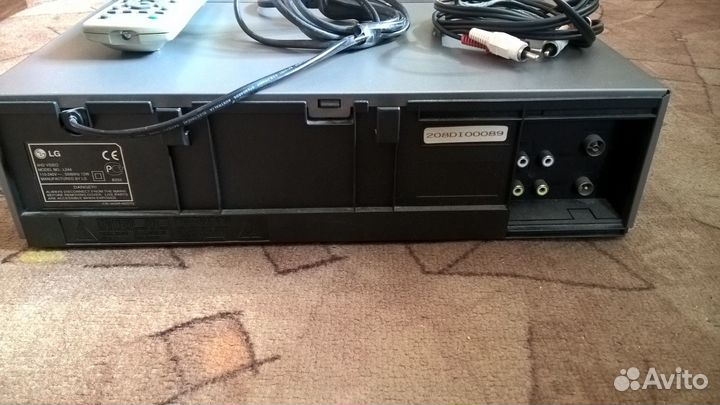 Видеомагнитофон LG