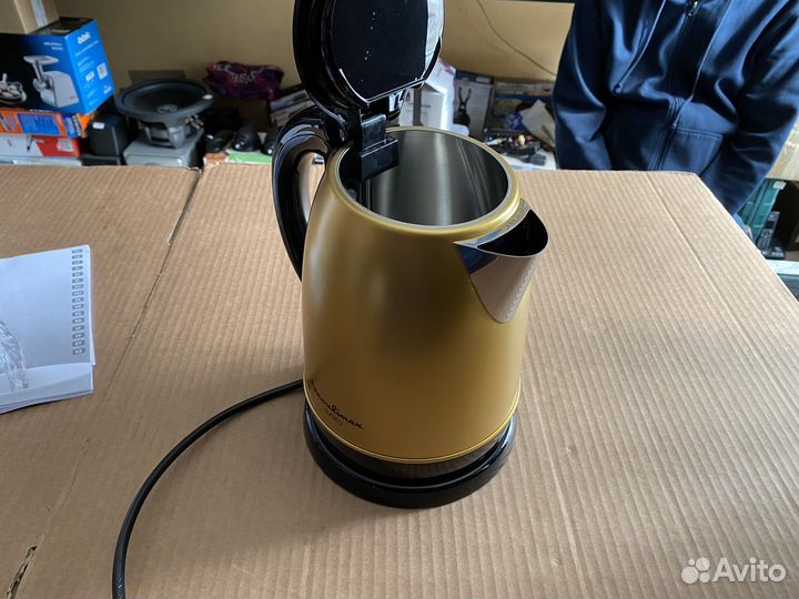 Электрочайник Moulinex Subito BY530H30