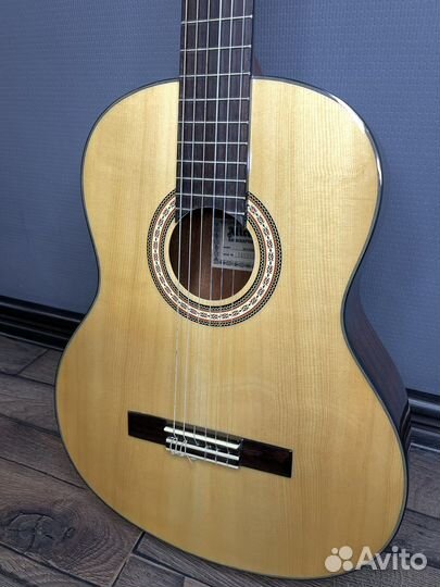 Гитара акустическая