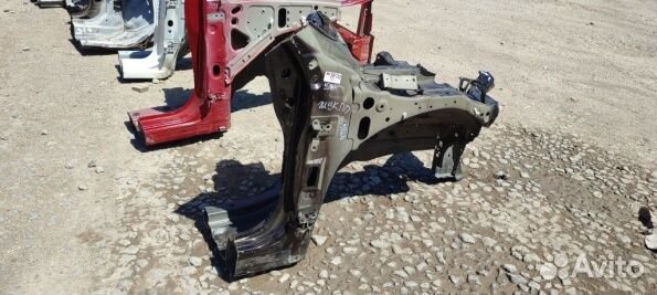 Четверть передняя правая Ниссан Жук