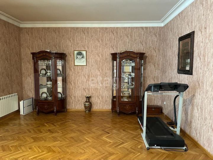 Дом 301 м² на участке 5,5 сот.