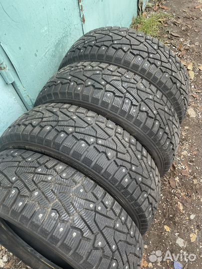 Pirelli Carrier Winter 195/65 R15