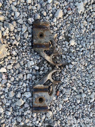 Volvo fm кронштейны переднего амортизатора