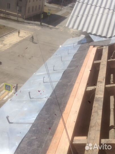 Г-образный кронштейн