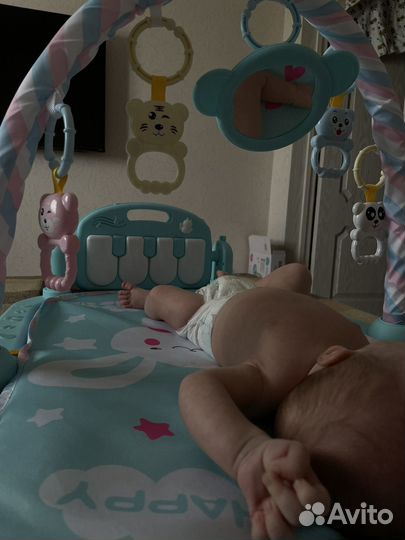 Развиваюший коврик для детей