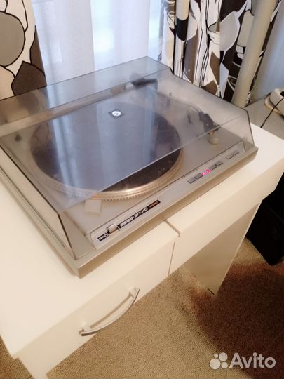 Виниловый проигрыватель
