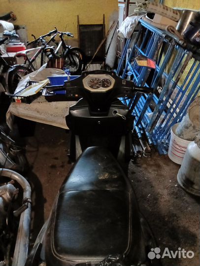 Скутер 150 кубов