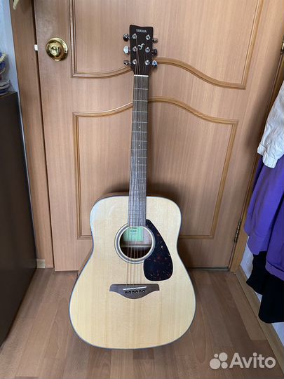 Акустическая гитара Yamaha fg800