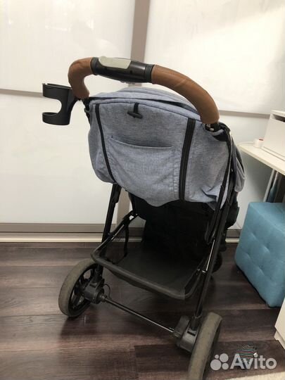 Коляска прогулочная
