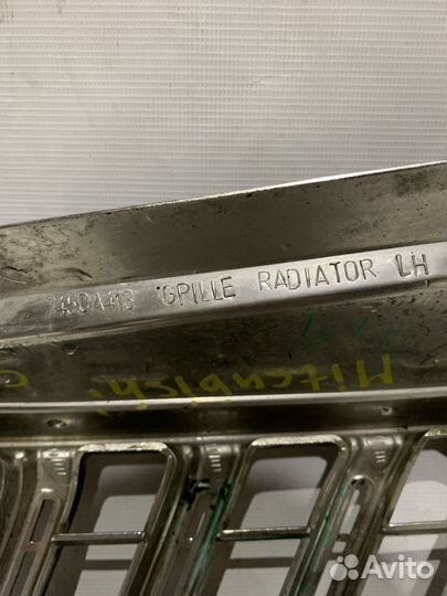 Mitsubishi Pajero Sport решетка радиатора левая